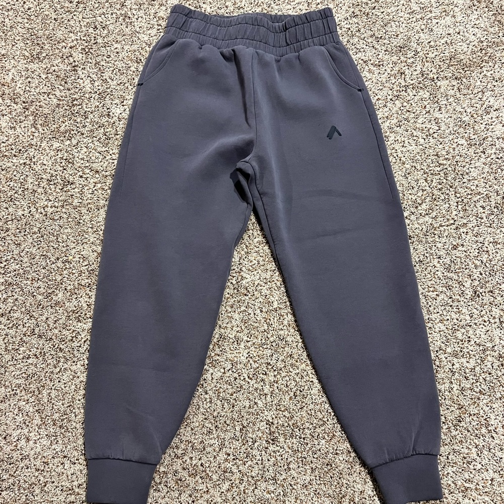 Alphalete Jogger